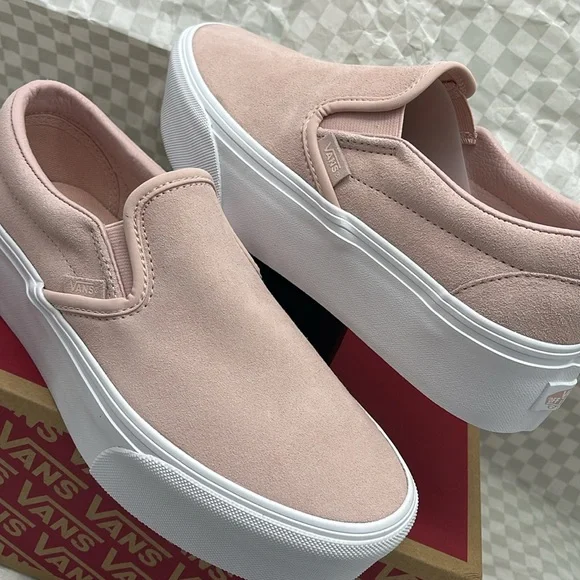 Vans WMNS Platform Sneakers Classic Slip-On Stackform
Mono Embroidery Rose Smoke - Picture 10 of 16